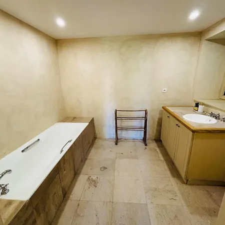 Villa Large Stone House, Pool, And Leisure Activities