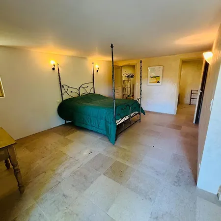 Large Stone House, Pool, And Leisure Activities